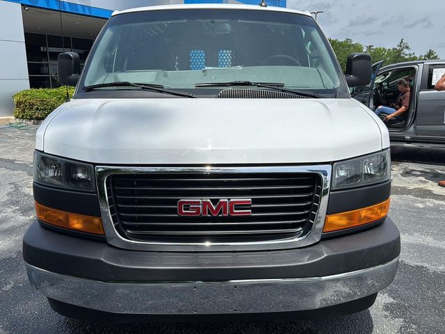 2023 GMC Savana Base