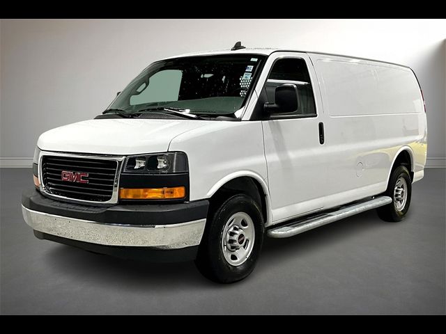 2023 GMC Savana Base