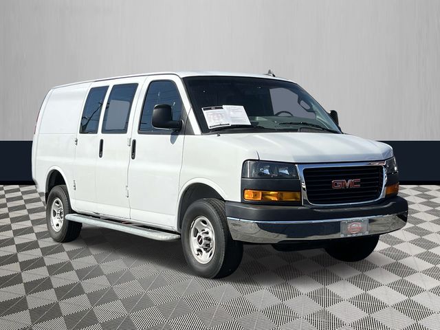 2023 GMC Savana Base