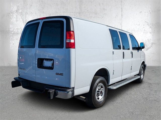 2023 GMC Savana Base