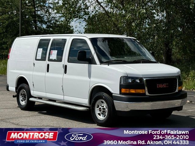 2023 GMC Savana Base