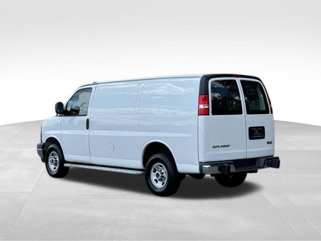 2023 GMC Savana Base