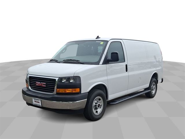 2023 GMC Savana Base