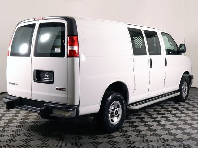 2023 GMC Savana Base