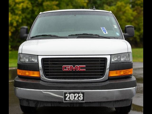 2023 GMC Savana Base