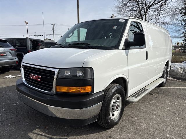 2023 GMC Savana Base