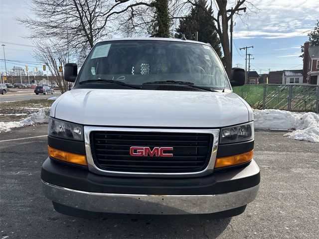 2023 GMC Savana Base