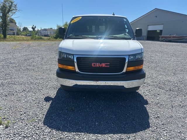 2023 GMC Savana Base