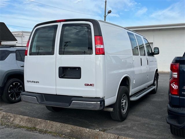 2023 GMC Savana Base