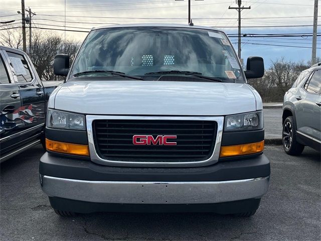 2023 GMC Savana Base