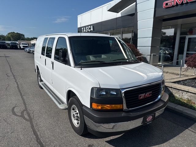 2023 GMC Savana Base