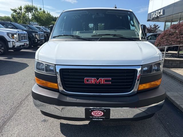 2023 GMC Savana Base