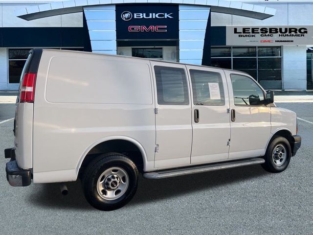 2023 GMC Savana Base