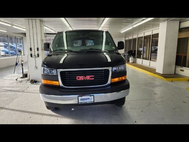 2023 GMC Savana Base