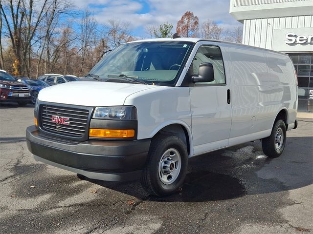 2023 GMC Savana Base