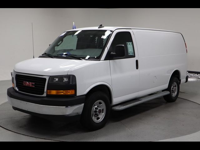 2023 GMC Savana Base