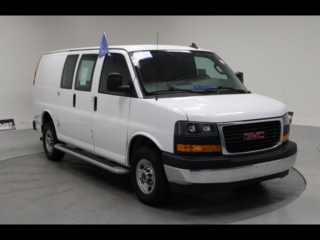 2023 GMC Savana Base