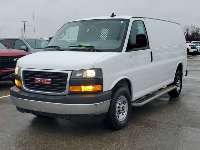 2023 GMC Savana Base