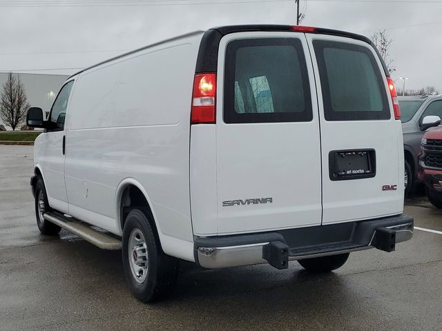 2023 GMC Savana Base