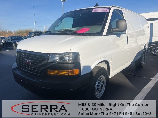 2023 GMC Savana Base