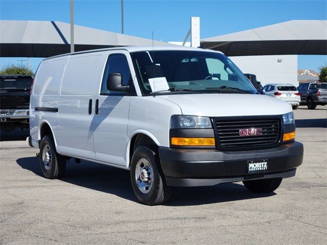 2023 GMC Savana Base