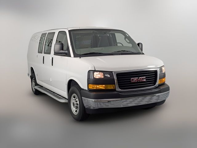 2023 GMC Savana Base
