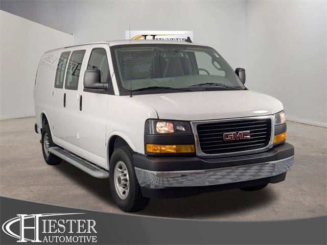2023 GMC Savana Base