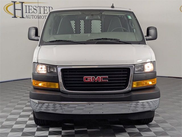 2023 GMC Savana Base