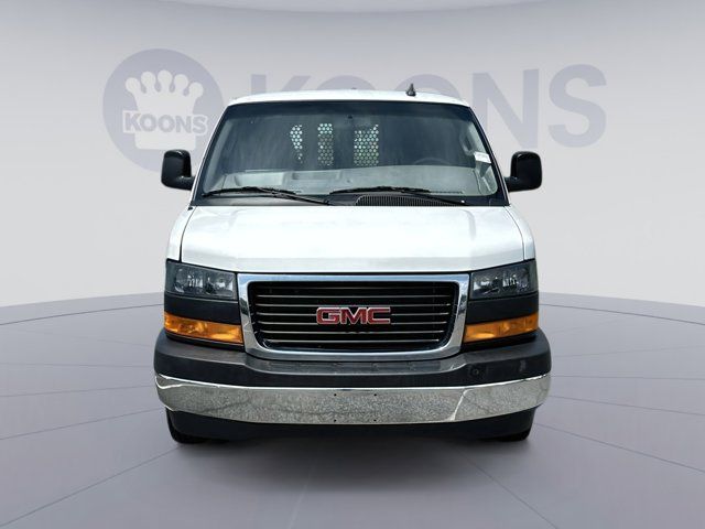2023 GMC Savana Base