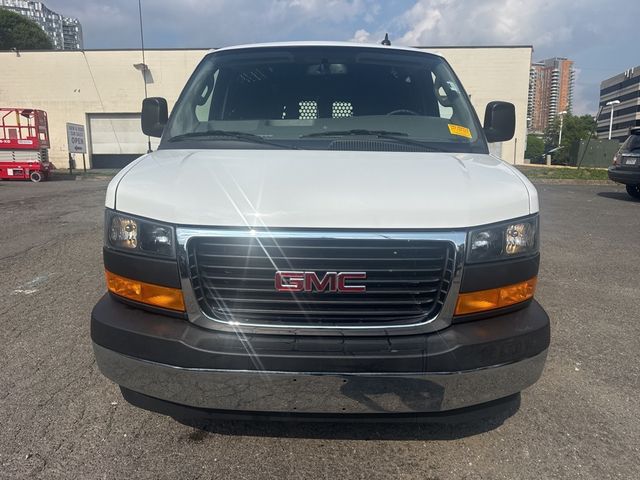 2023 GMC Savana Base
