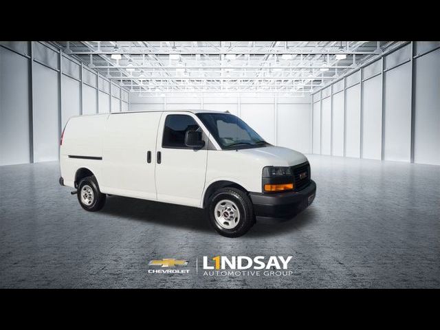 2023 GMC Savana Base