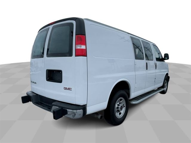 2023 GMC Savana Base