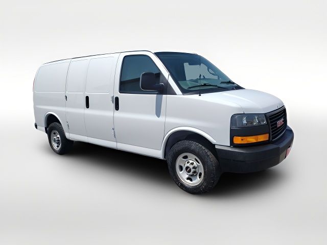 2023 GMC Savana Base