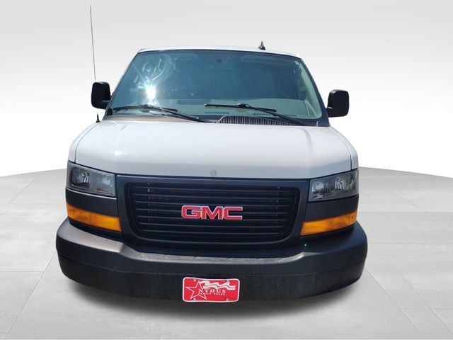 2023 GMC Savana Base