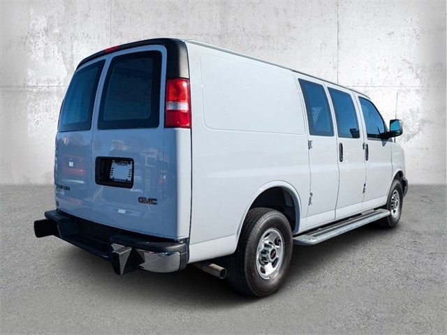 2023 GMC Savana Base