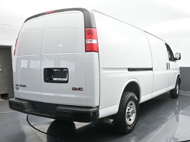 2023 GMC Savana Base