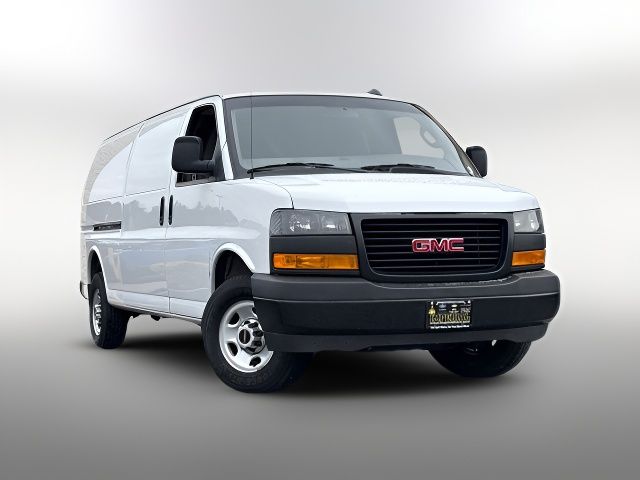 2023 GMC Savana Base