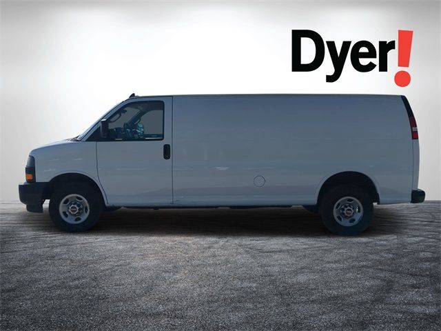 2023 GMC Savana Base