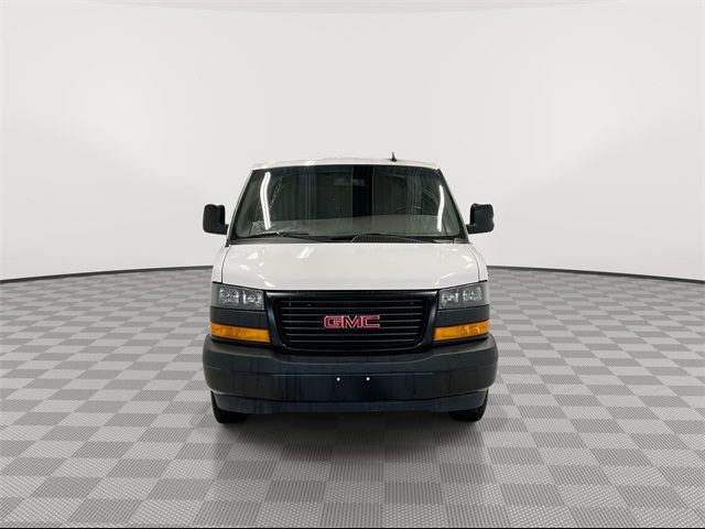 2023 GMC Savana Base