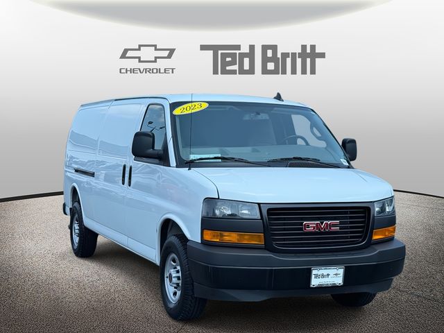 2023 GMC Savana Base