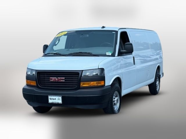 2023 GMC Savana Base