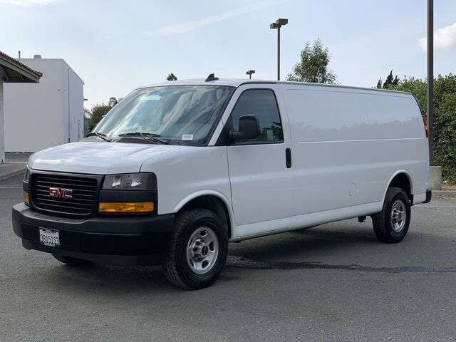 2023 GMC Savana Base