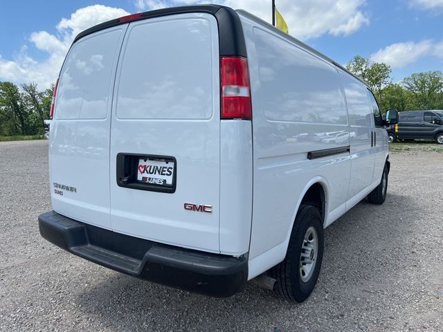 2023 GMC Savana Base