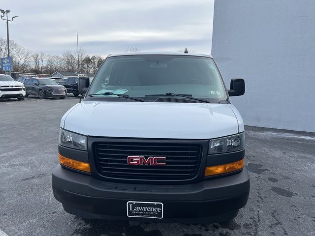 2023 GMC Savana Base