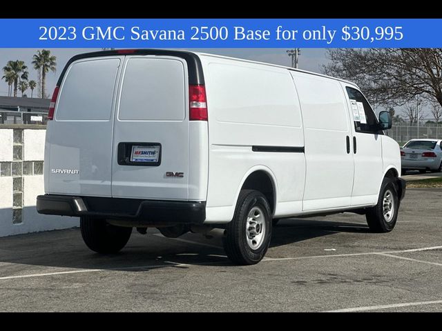 2023 GMC Savana Base