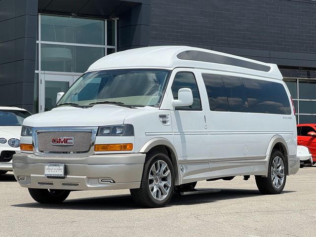 2023 GMC Savana Base