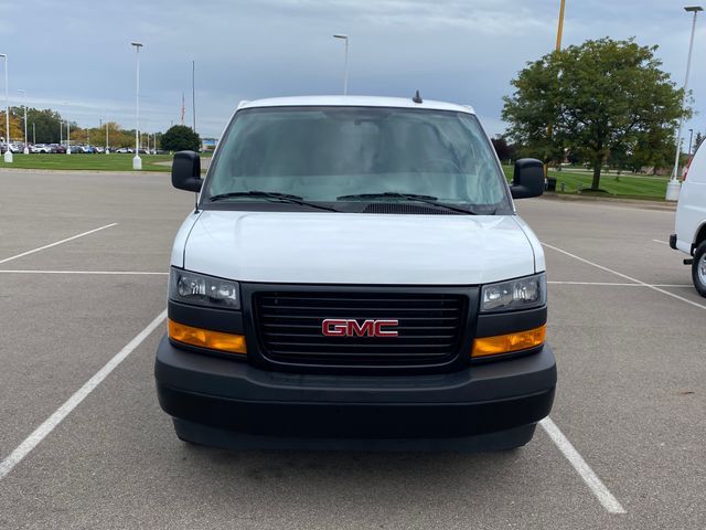 2023 GMC Savana Base