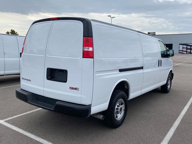 2023 GMC Savana Base