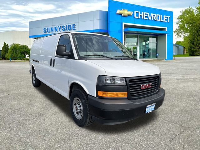 2023 GMC Savana Base