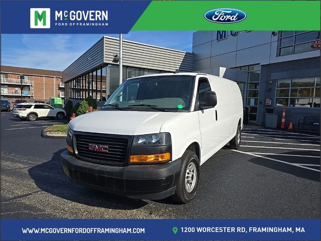 2023 GMC Savana Base